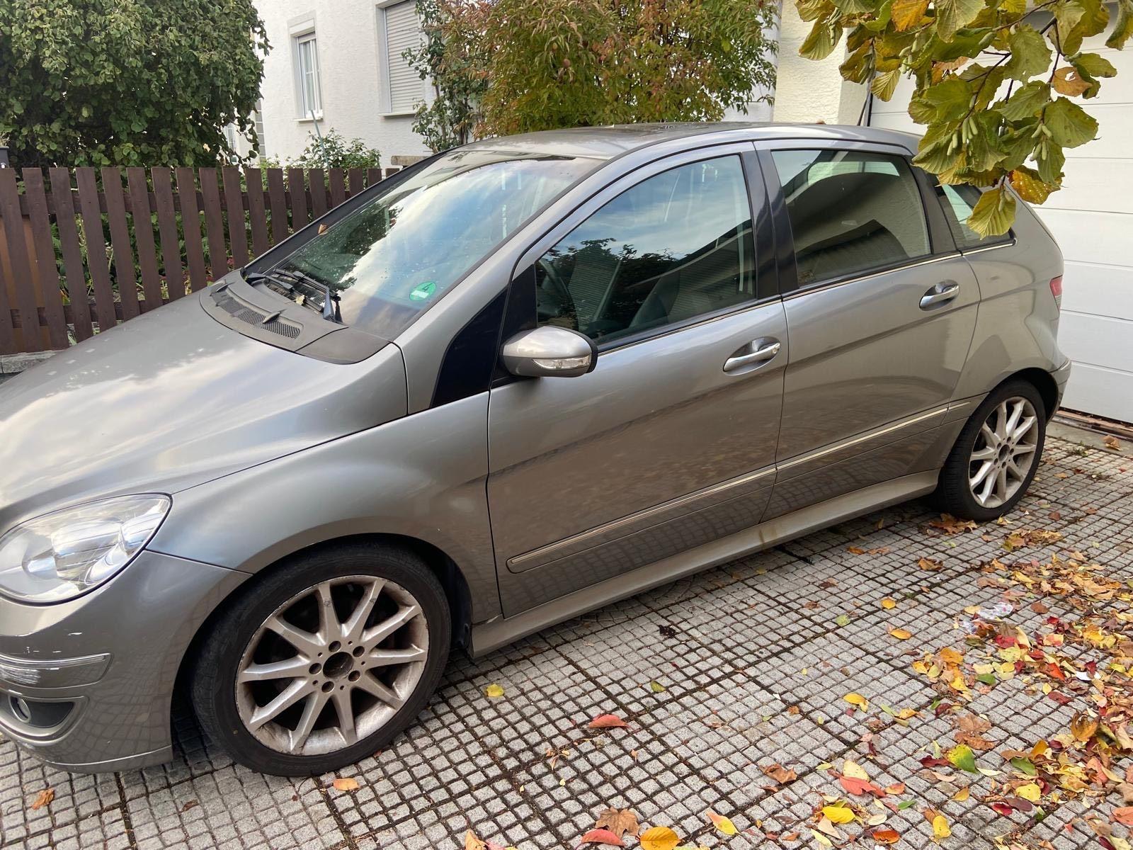 Mercedes-Benz B 200