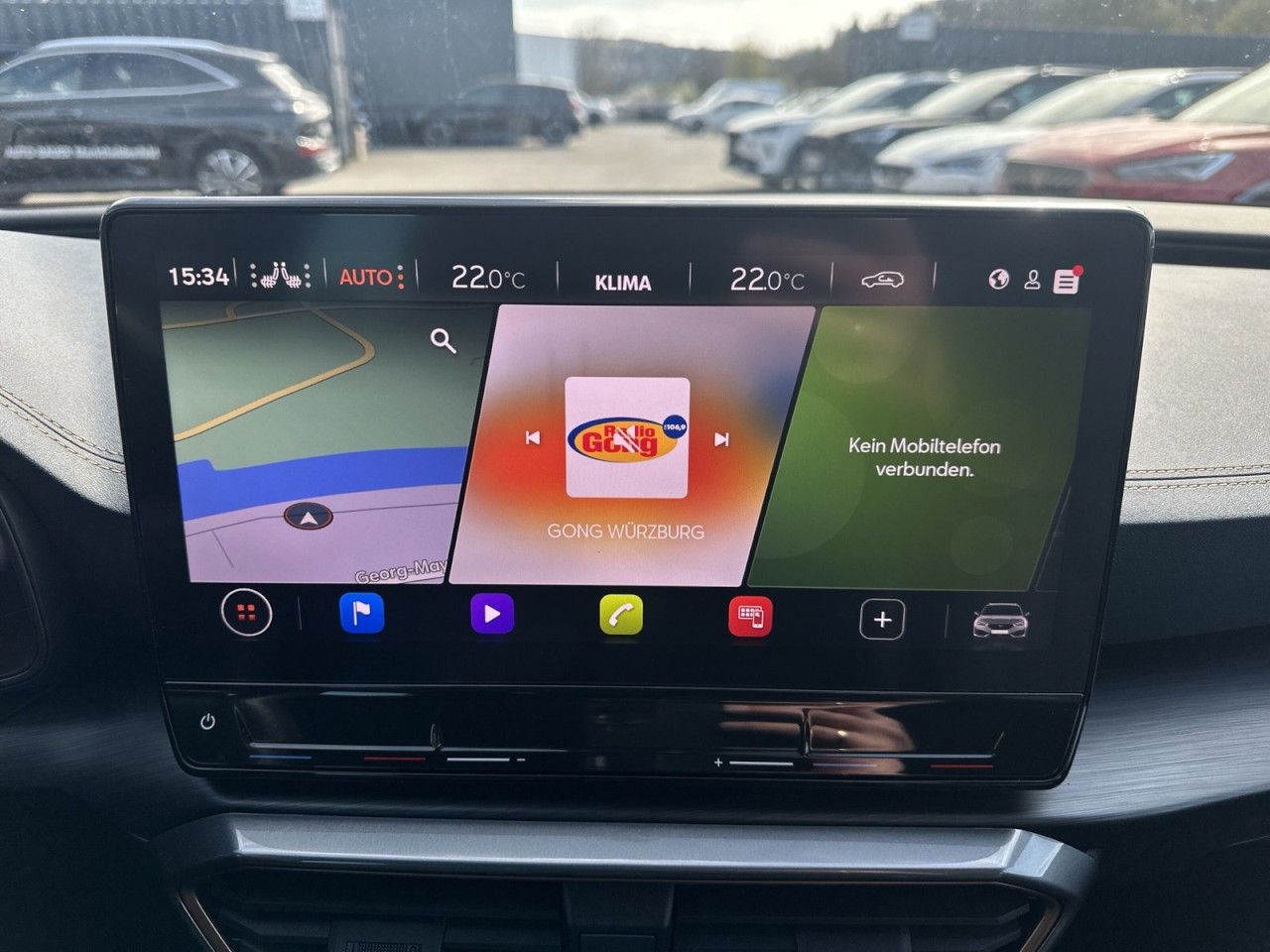 Fahrzeugabbildung CUPRA Leon Sportstourer 2.0 TSI 245 PS DSG - mit KI generiert/bearbeitet