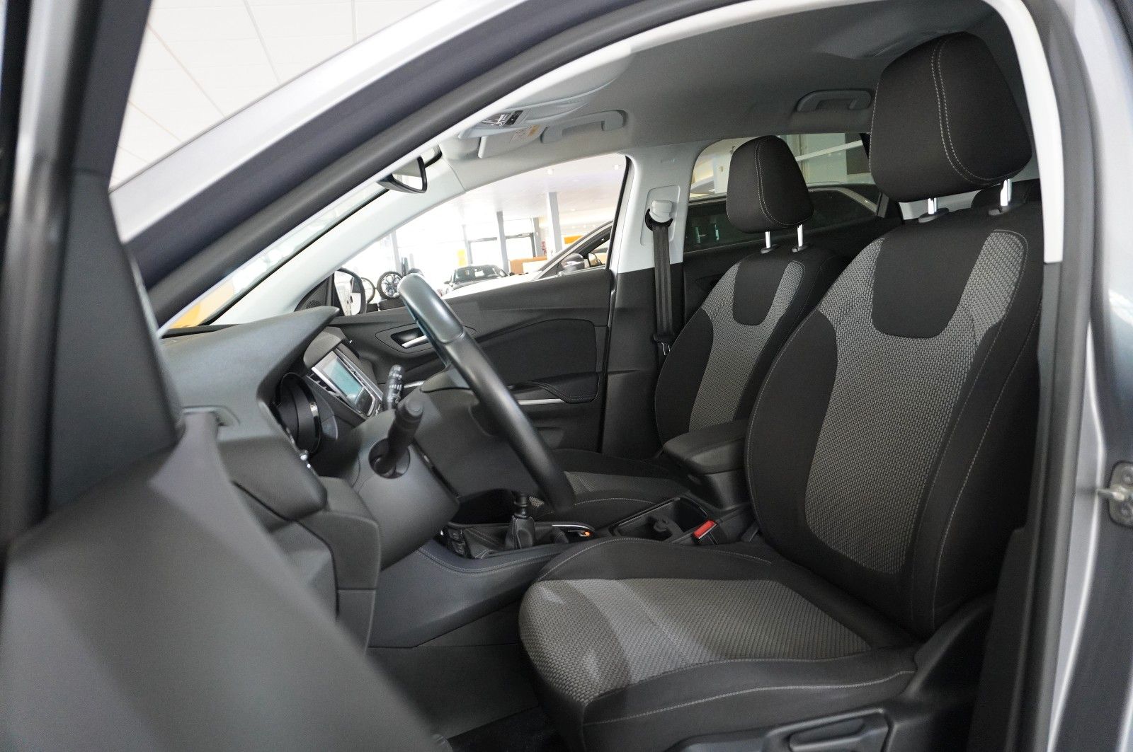 Fahrzeugabbildung Opel Grandland (X) 1.5D BUSINESS NAVI/LED/PDC/DAB/AHK