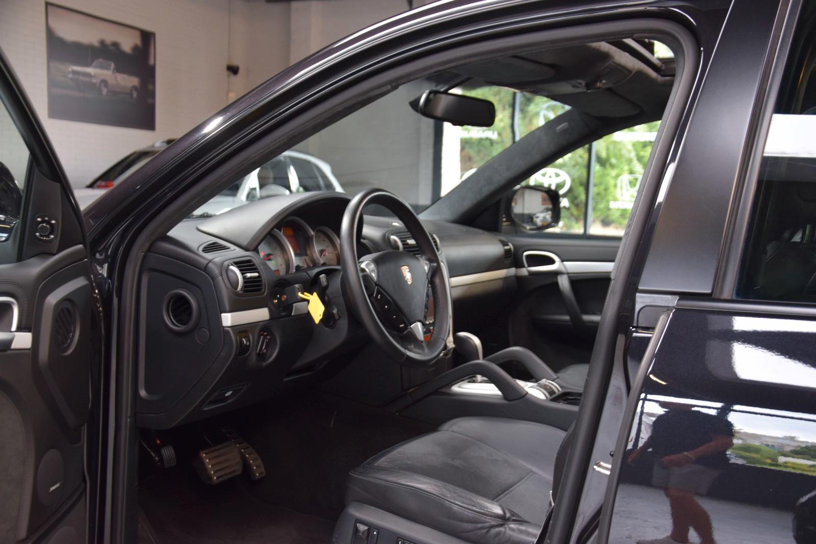 PORSCHE CAYENNE 4.8 GTS 405 ch 4X4 BVA - HAYON ÉLECTRIQUE - PACK SPORT - TOIT PANORAMIQUE