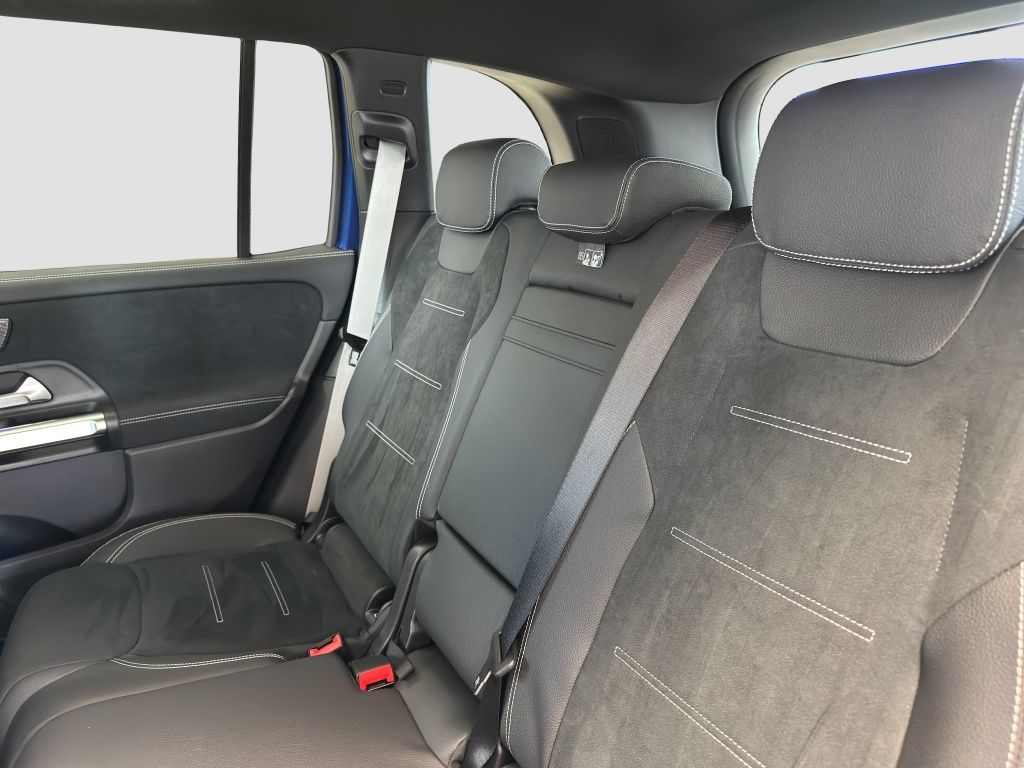 Fahrzeugabbildung Mercedes-Benz GLB 200 d 4M AMG*Night*MULTIBEAM*PDC*360°*AHK
