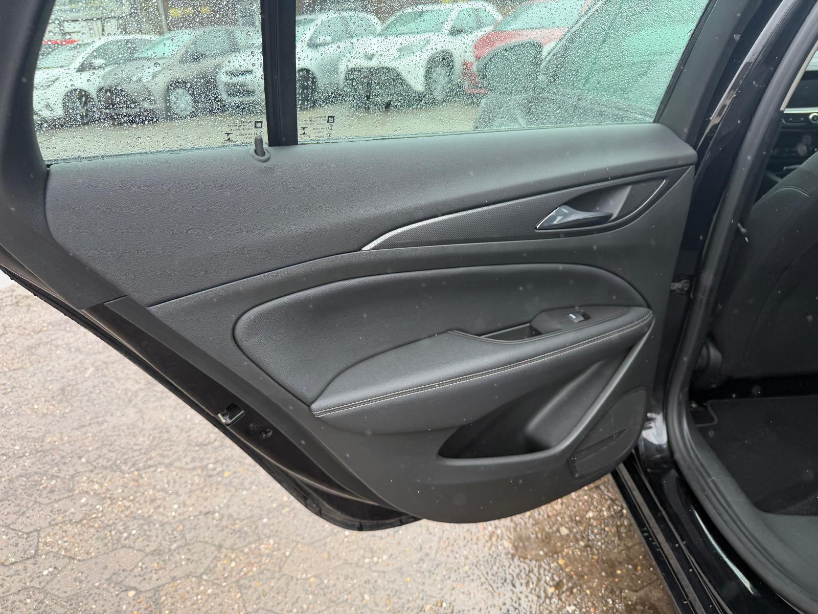 Opel Insignia B 1.5 CDTi Edition Navi LED SHZ PDC AHK