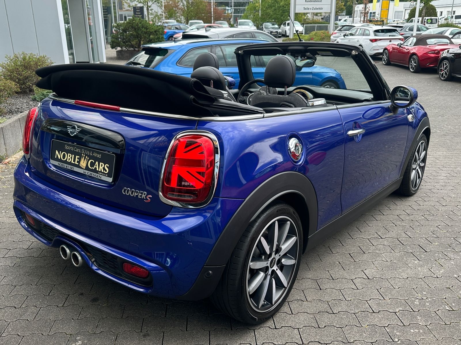 Fahrzeugabbildung MINI Cooper S Cabrio Chili LED NAVI ALU