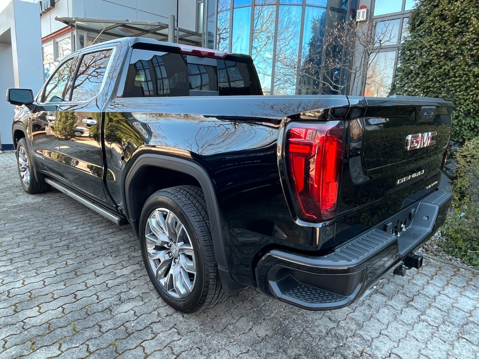 Fahrzeugabbildung GMC Sierra 1500 Denali 6.2 LPG*HeadUp*360°*Bose