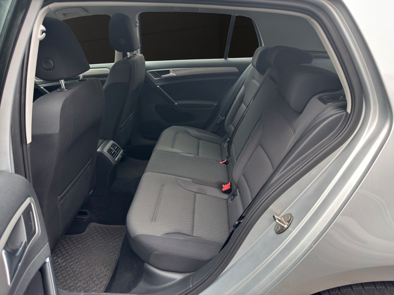 Fahrzeugabbildung Volkswagen Golf VII  Comfortline BMT Navi/Panorama/2X PDC /