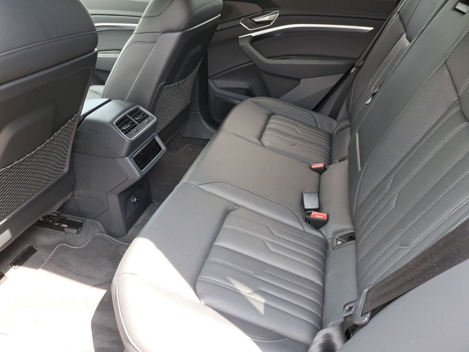Audi Q8 e-tron - Bild 13