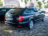 Skoda Superb Combi 2.0 TDI Ambition 4x4 DSG AHK - Skoda mit Diesel-Antrieb: Allradantrieb, Kombi, 0