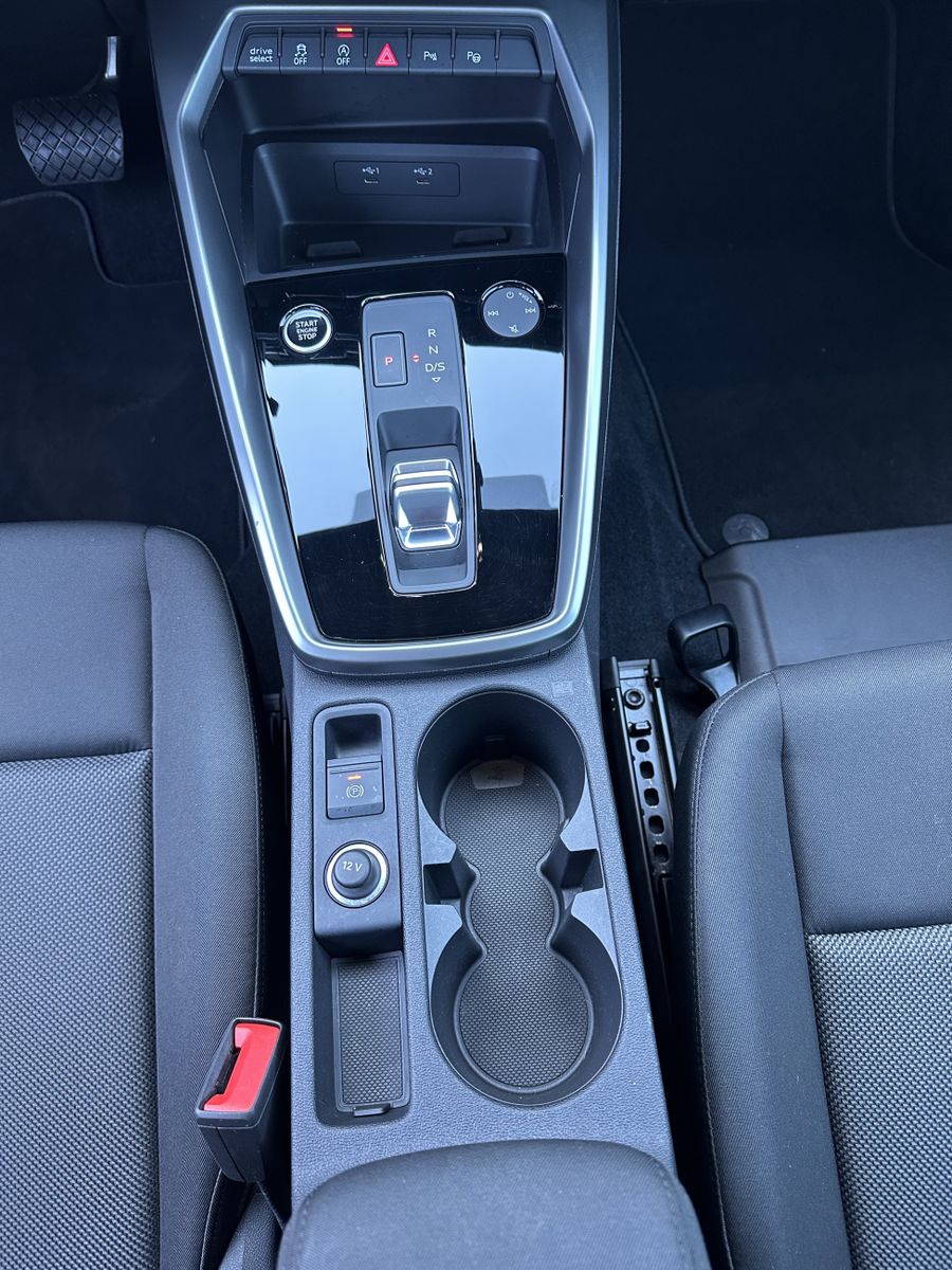 Fahrzeugabbildung Audi A3 Sportback 35 TFSI S-Line LED+SHZ+PLA+18ZO+1HD