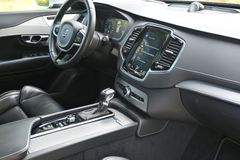Fahrzeugabbildung Volvo XC90 D5 AWD*R-Design*STHZ*360°*LUFT*MIETKAUF