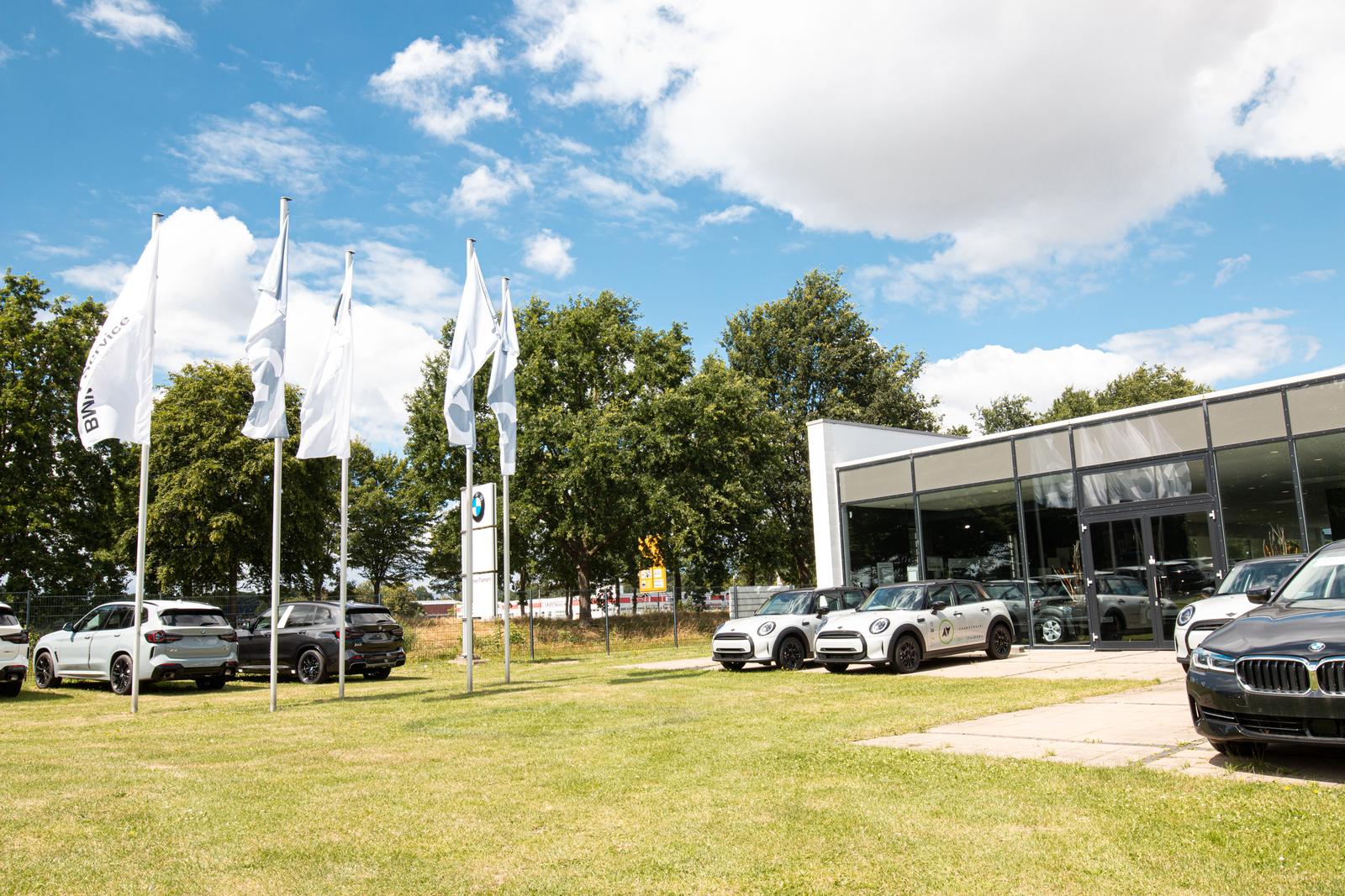 showroom-image-main