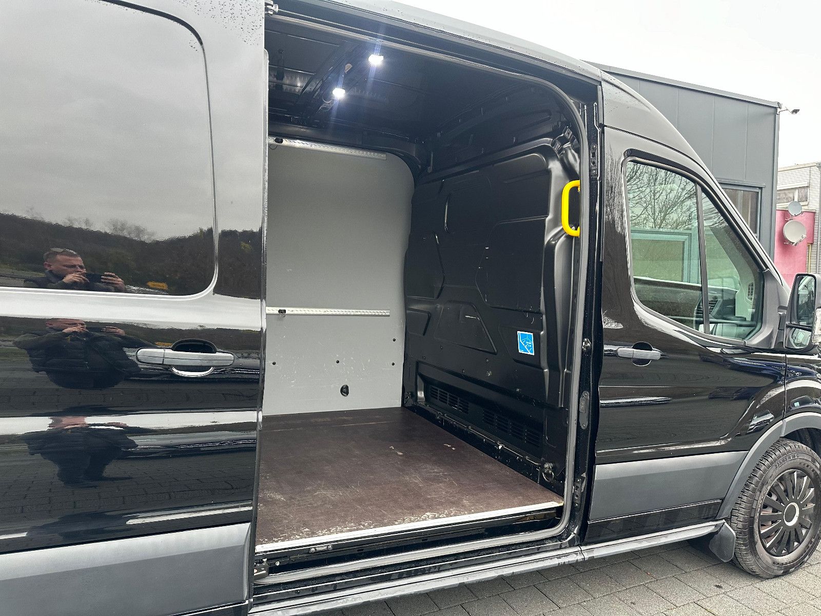 Fahrzeugabbildung Ford Transit 350 L3H2 AUTOMATIK*TREND*AHK*NAVI*