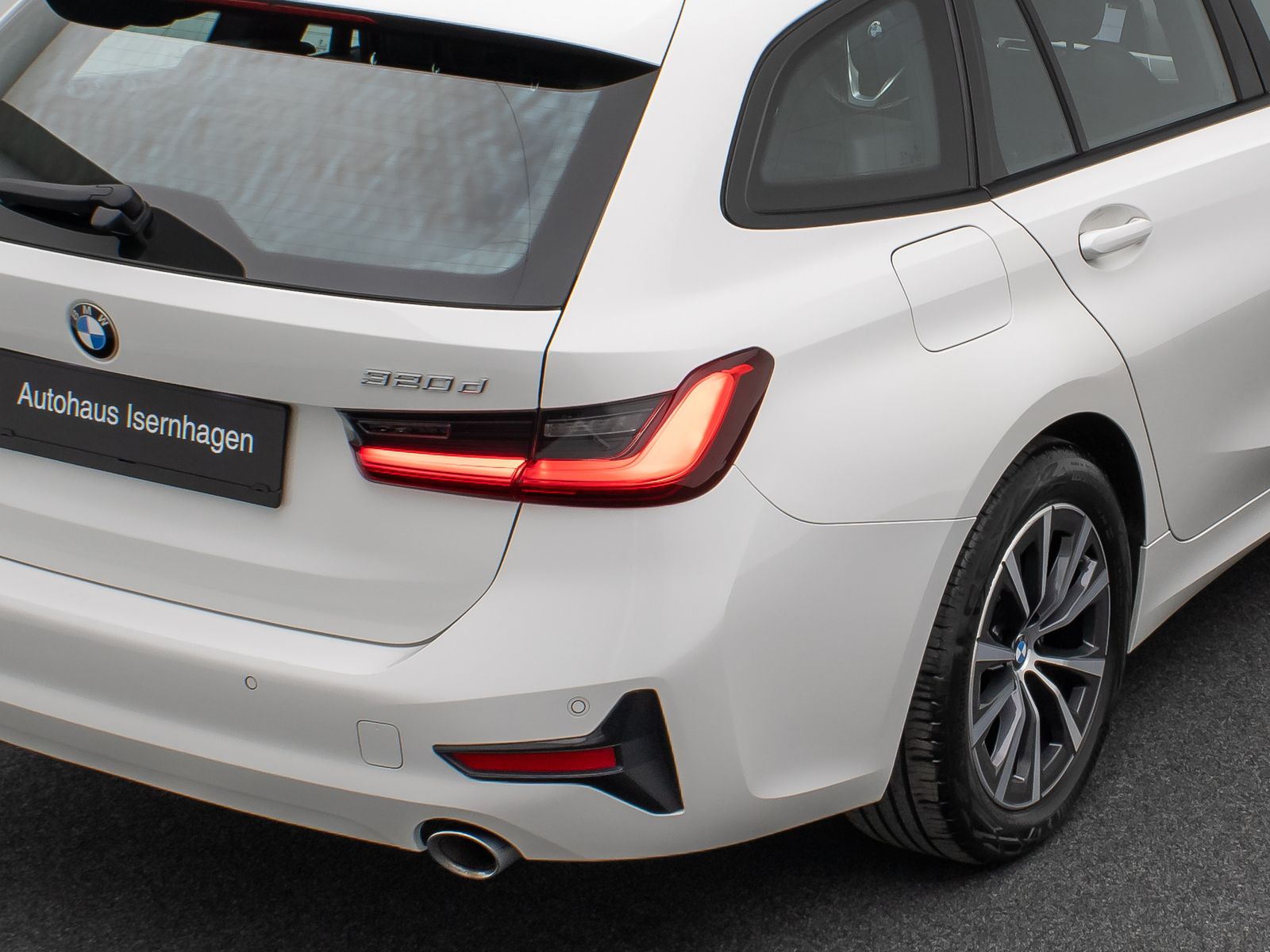 Fahrzeugabbildung BMW 320d xD Panorama PDC DAB Sport Geschwindigkeitsr