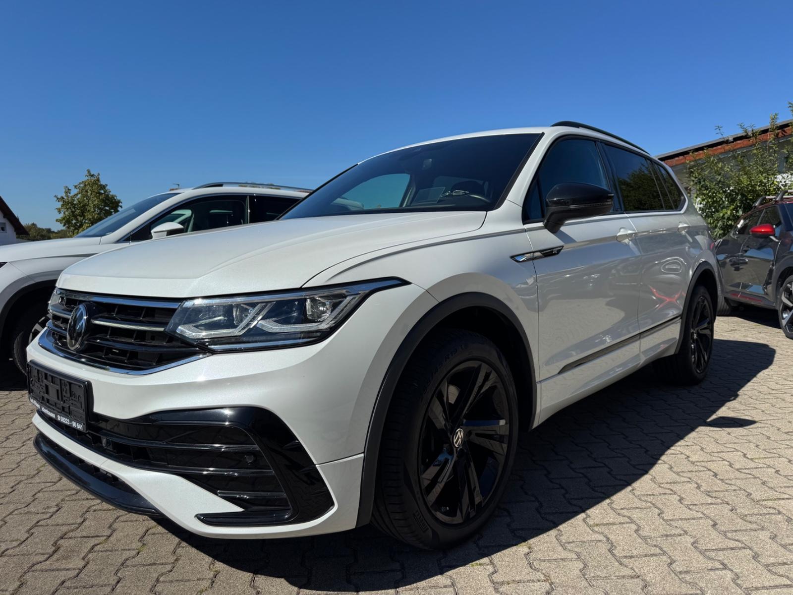 Volkswagen Tiguan Allspace R-Line 4M AHK Matrix StH Keyless