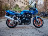 Yamaha FZS 600 Fazer (RJ02)  - YAMAHA FZS 600 FAZER