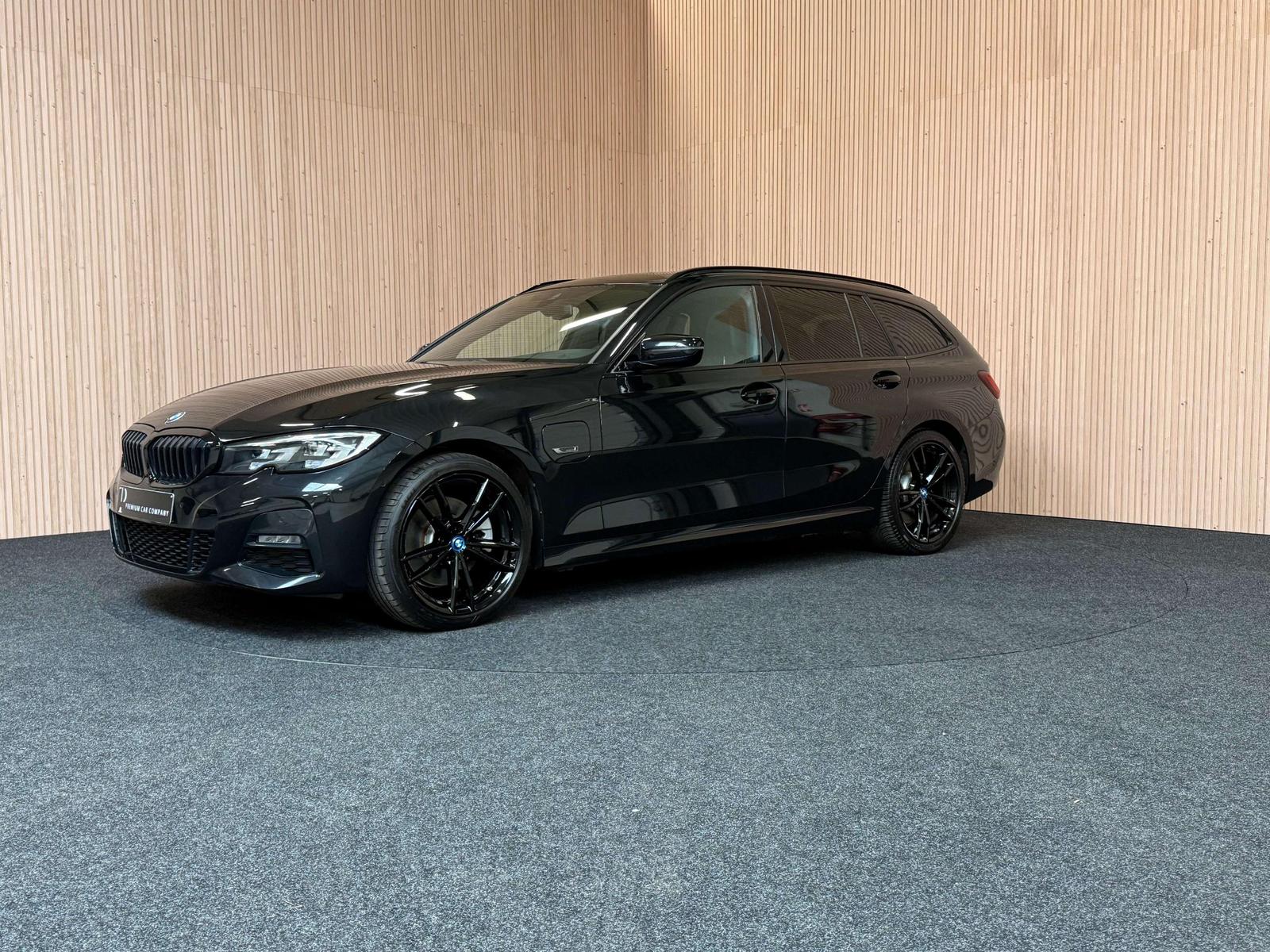 BMW 320 320e Touring Aut. M Sport|Pano|DAB|HIFI|Verw