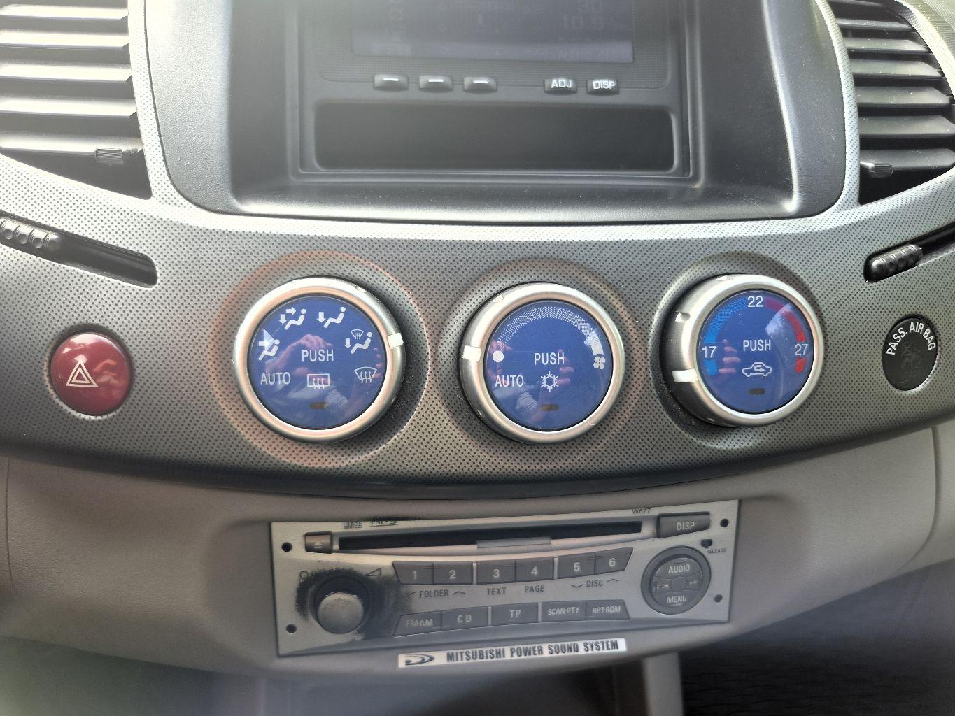 MITSUBISHI L200 2.5 DI-4WD CLIM ATTELAGE | 136 ch | 4X4 | BVM | VOLANT EN CUIR