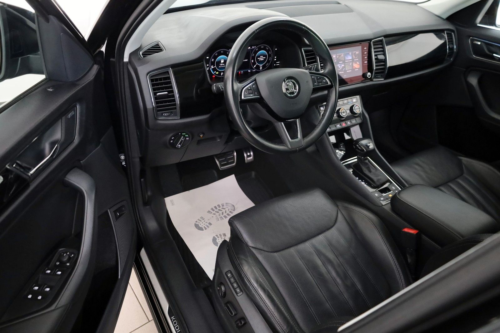 Fahrzeugabbildung SKODA Kodiaq L&K 4x4 Leder,Navi,LED,360°,ACC,AHK,SR+WR