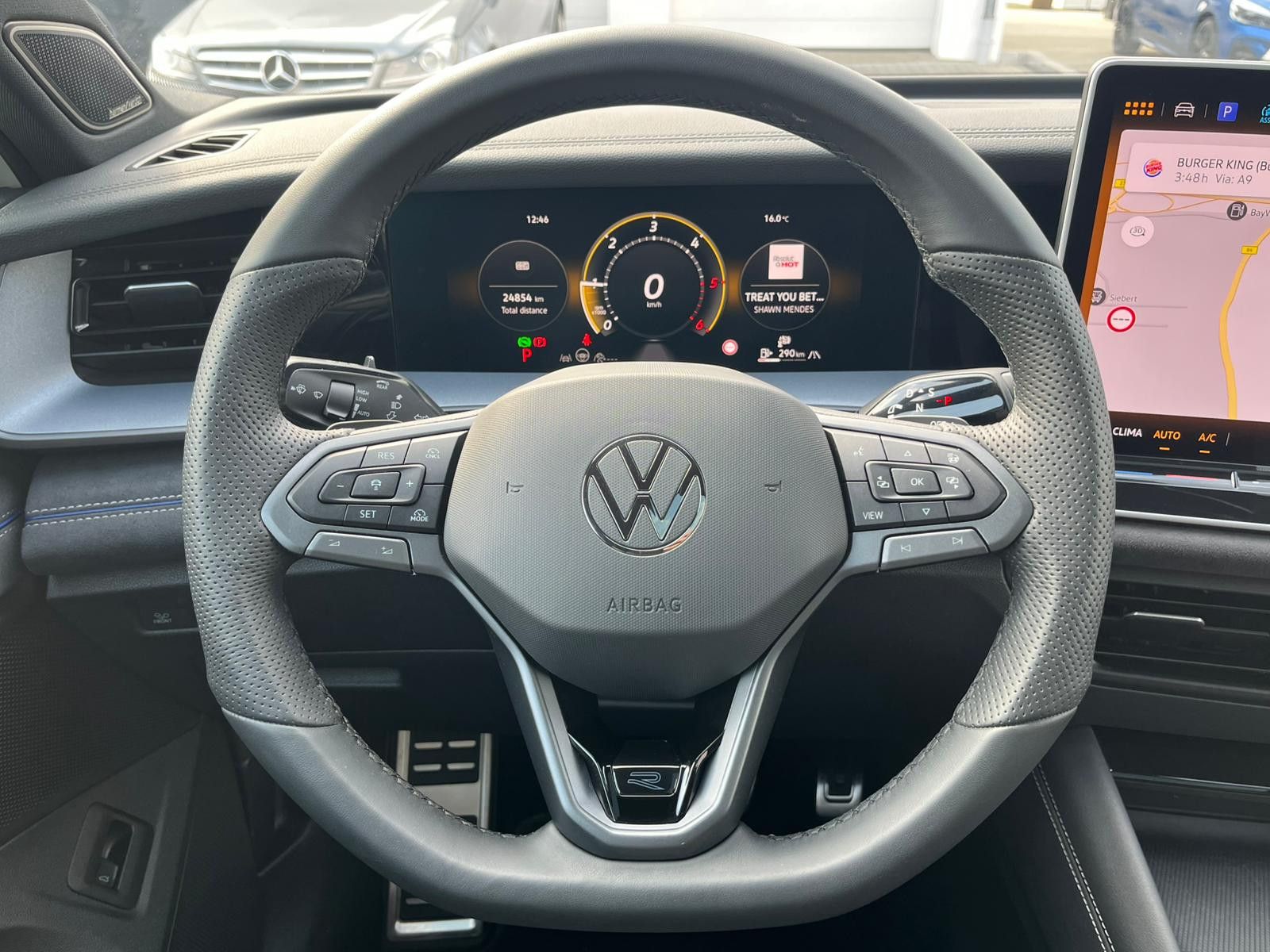 Fahrzeugabbildung Volkswagen Tayron 2.0 TDI 4M R-Line BLACK*7Si*MATRIX*PANO