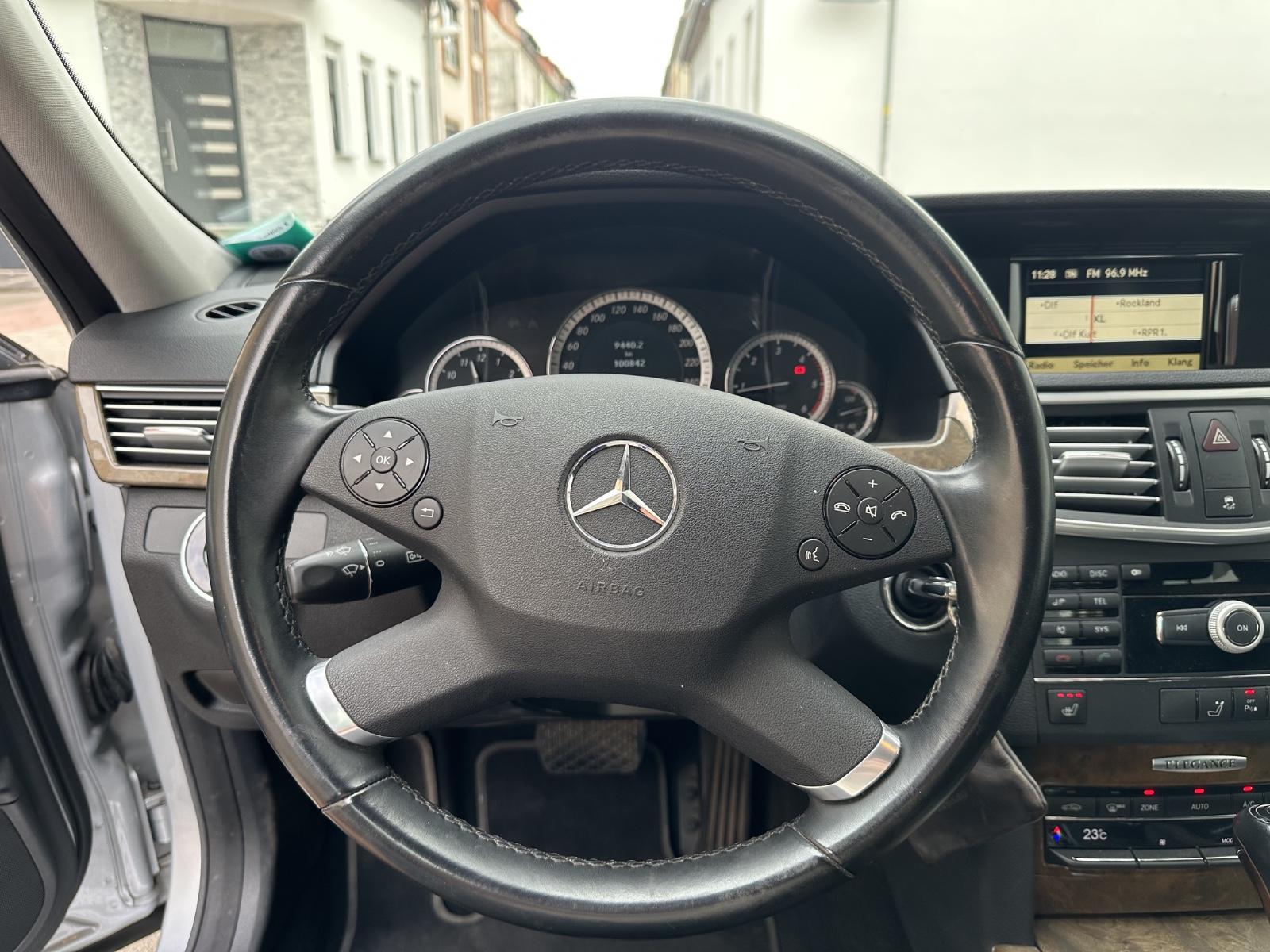 Mercedes-Benz E 220 CDI BlueEFFICIENCY Standard