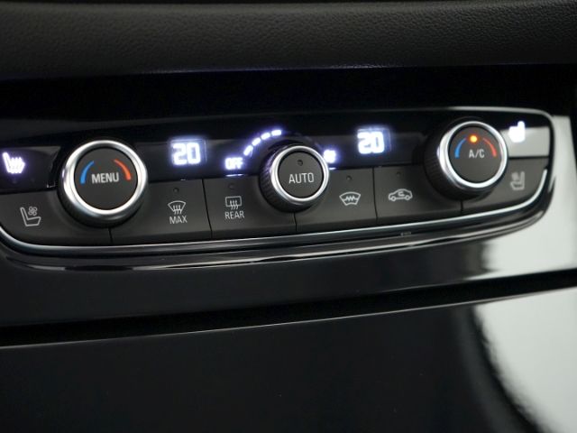 Grandland GSe PHEV 4X4 AT+ANHÄNGERKUPPLUNG+NAVI+