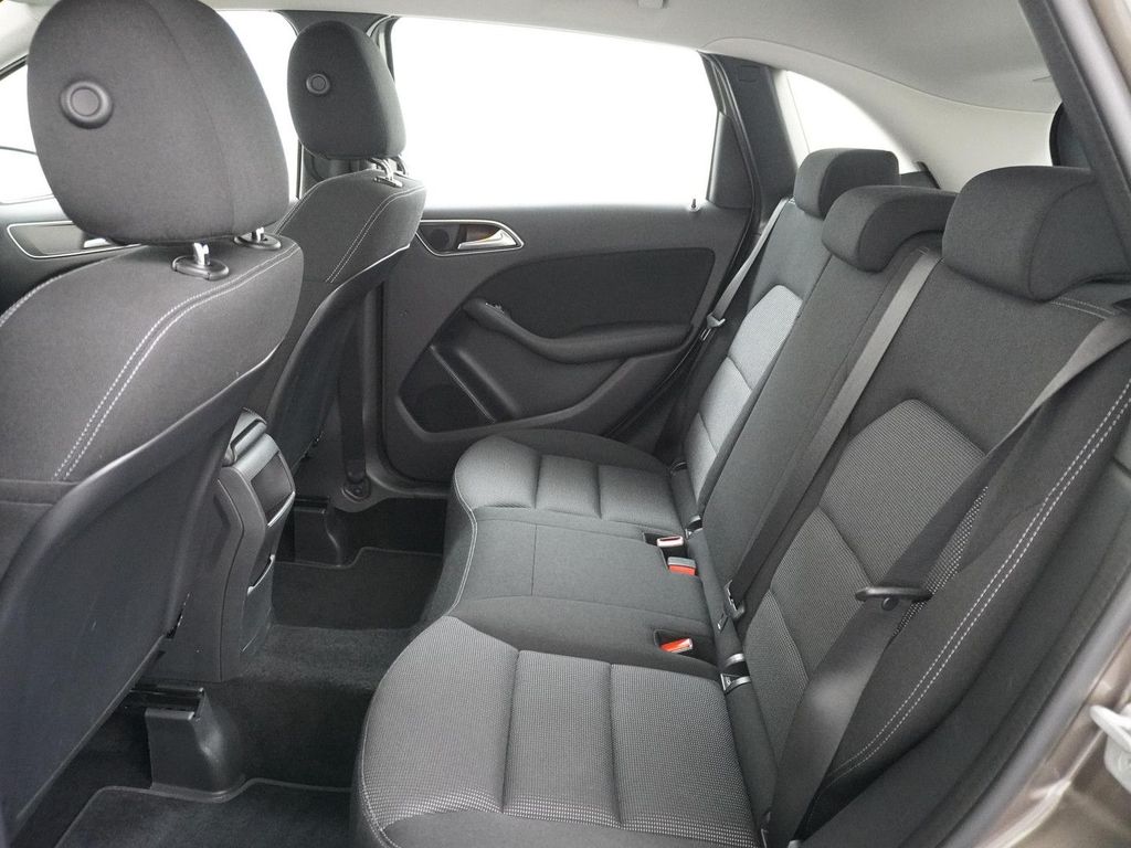 Mercedes-Benz B 180 Ambition