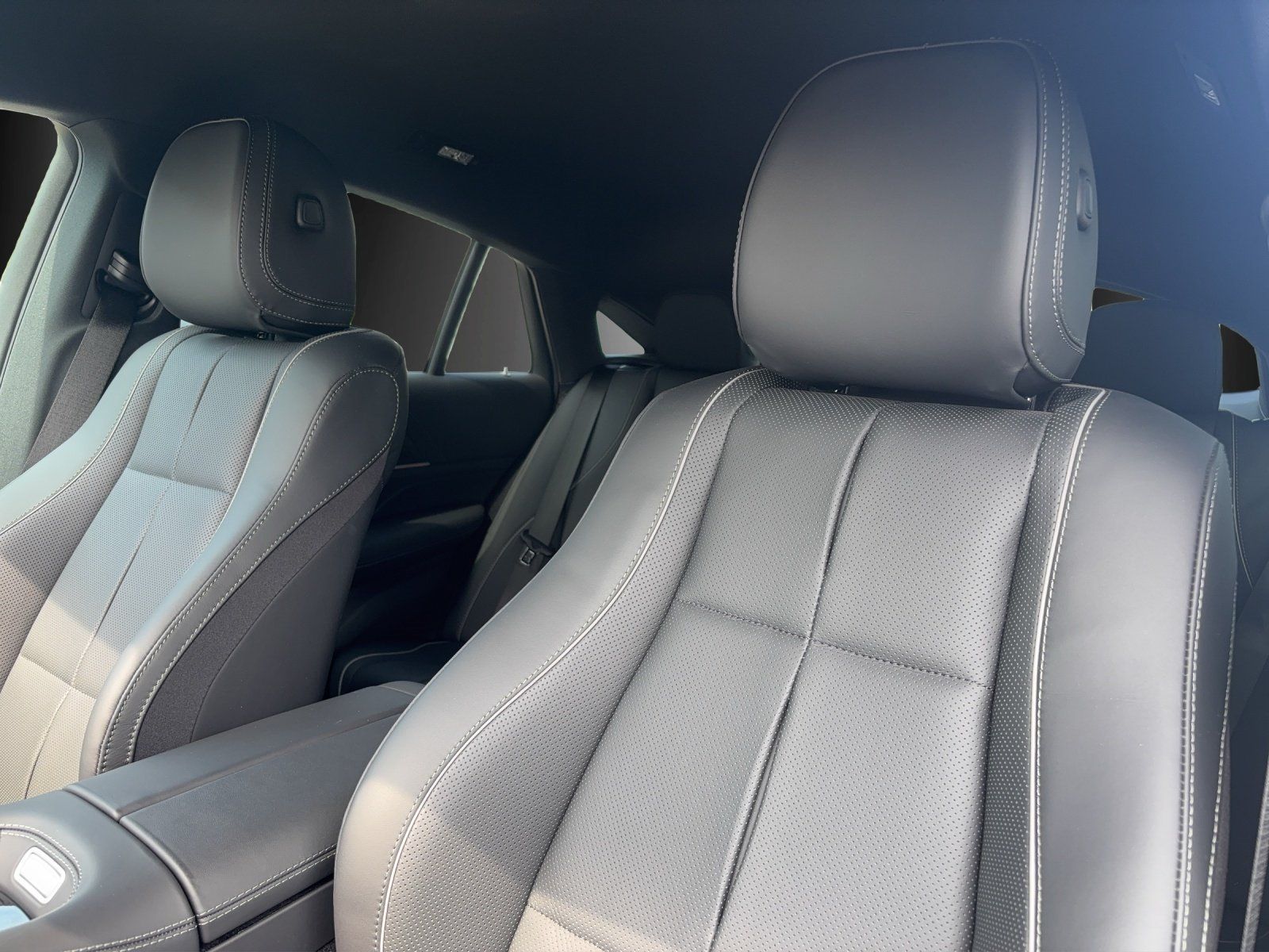 Fahrzeugabbildung Mercedes-Benz GLE450d Cpé AMG Carbon E-ACTIVE Night DISTRO Mem