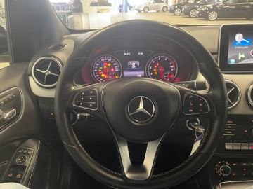 Mercedes B 220 - 8