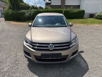 Volkswagen Tiguan - 1