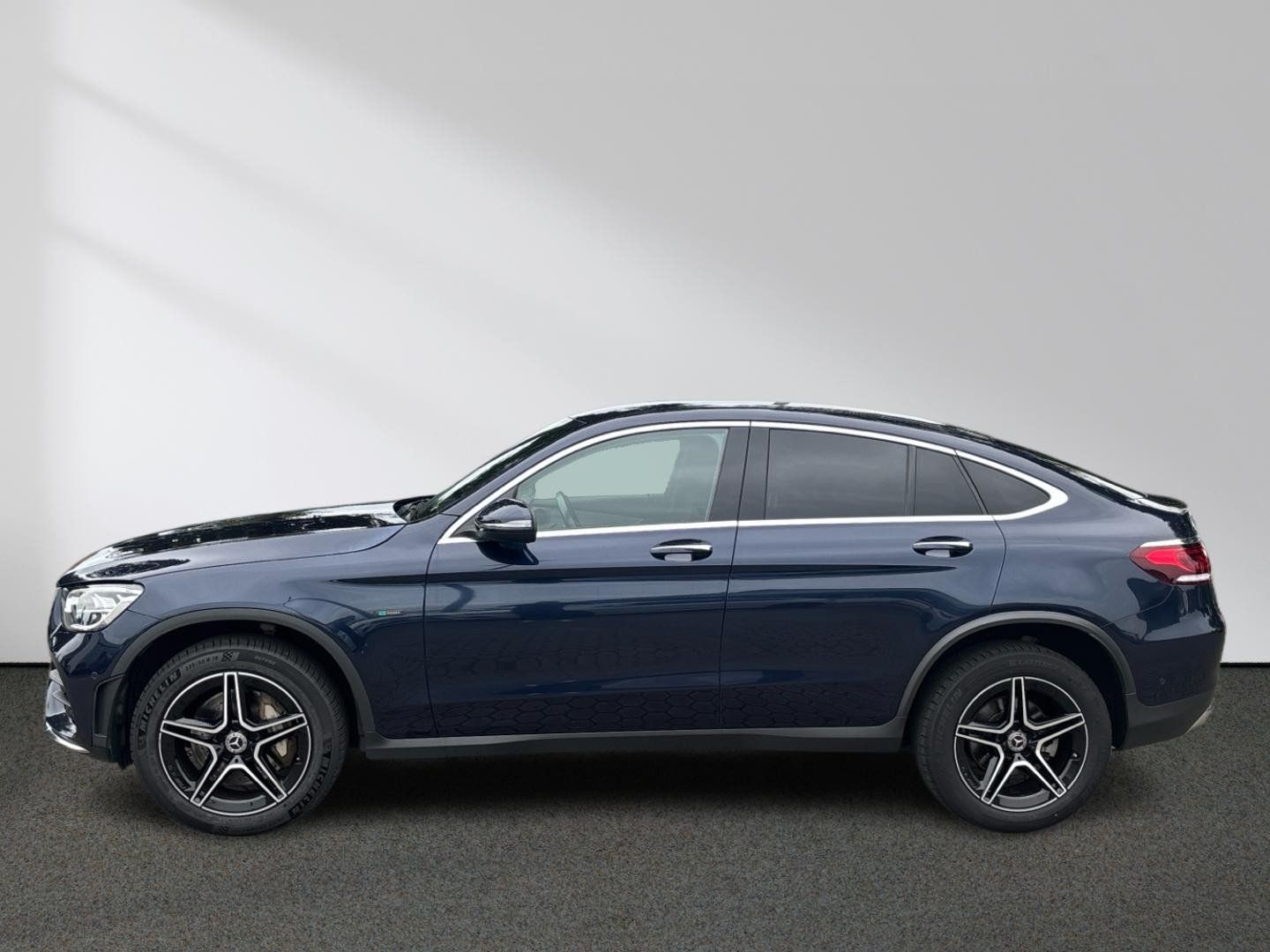 Mercedes-Benz GLC 300 e 4M Coupe AMG HUD CarPlay KeylessGo AHK foto 3