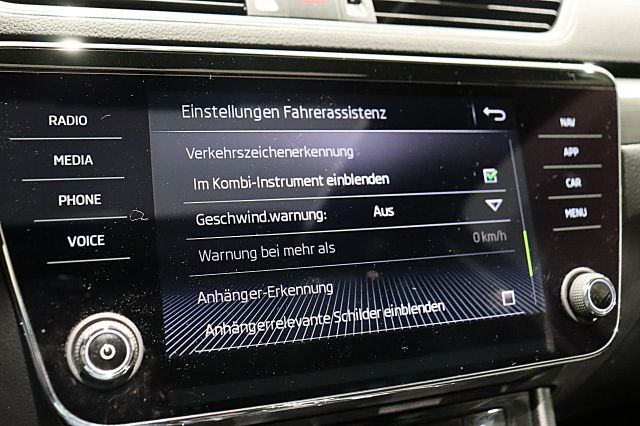 Superb Combi 1.8 TSI Style DSG AHK XENON NAVI KA