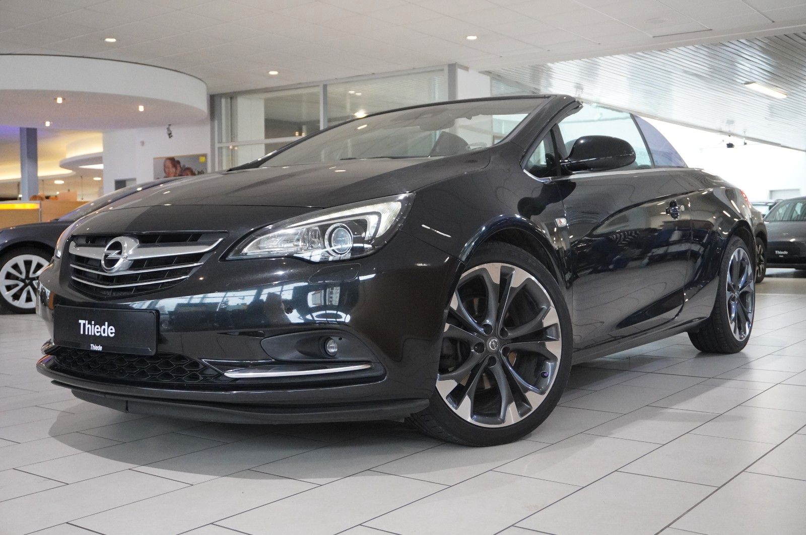 Fahrzeugabbildung Opel Cascada 2.0D INNOVATION BI-XENON/SHZ/SPORT/LEDER