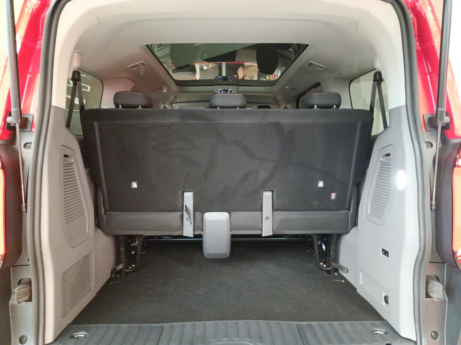 Volkswagen T7 Caravelle - Bild 18