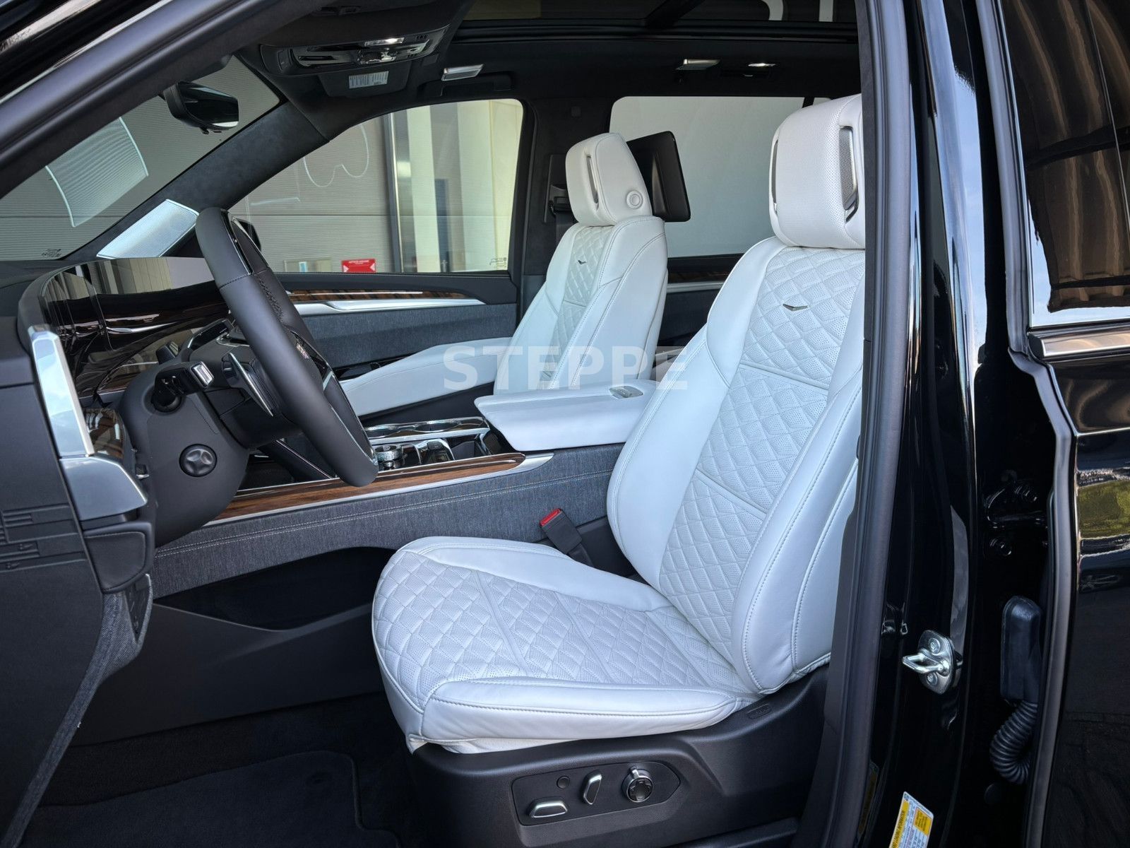 Cadillac Escalade MY26 6.2 V8 Platinum Luxury24"ABV SHEER