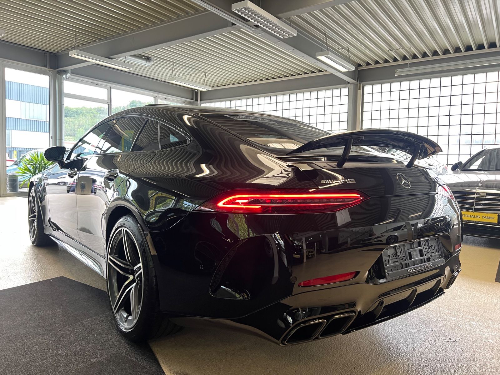 Fahrzeugabbildung Mercedes-Benz AMG GT 4-trg. 63 S 4Matic+ *SCHIEBEDACH*SITZBEL*