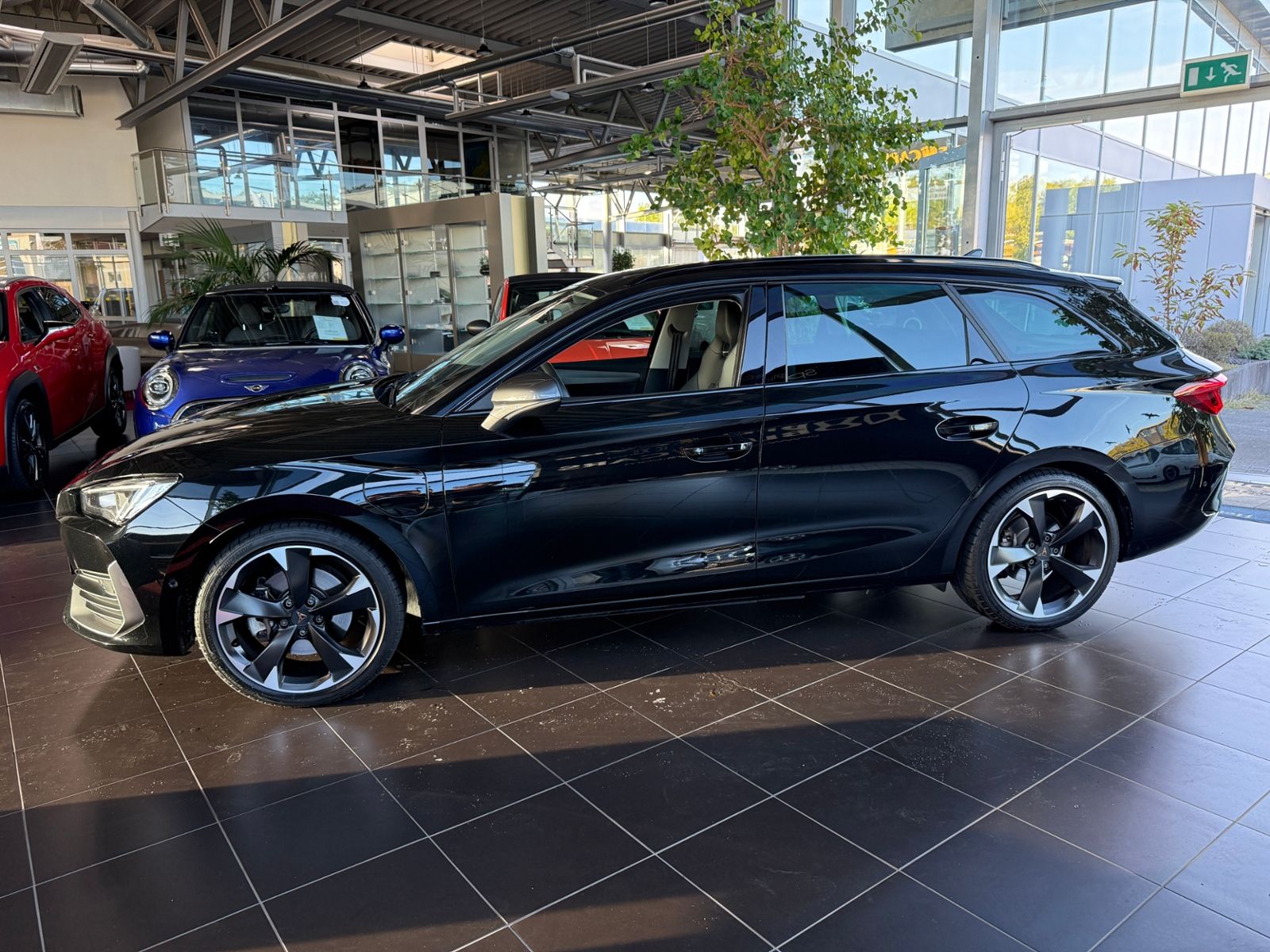 Fahrzeugabbildung CUPRA Leon 1.4 e-Hybrid VZ SHZ NAVI DAB