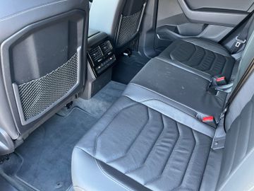 Volkswagen Touareg - 9