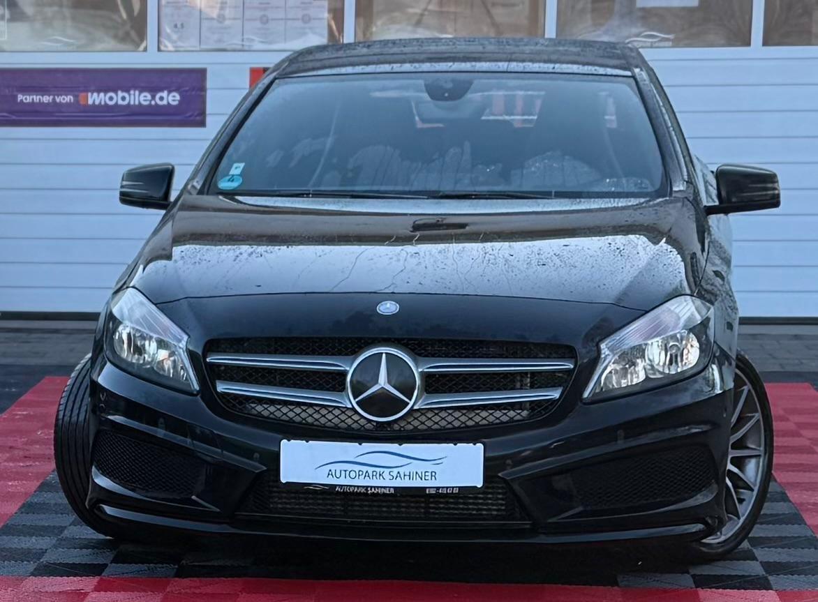 Mercedes-Benz A 220 AMG*PANORAMA*KAMERA