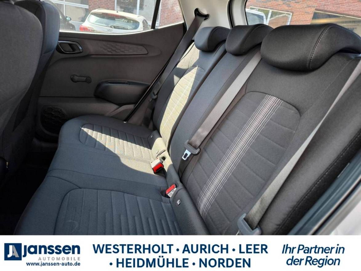 Fahrzeugabbildung Hyundai i10 1.0 Trend/ PDC hinten/Rückfahrkamera/Navi/Si