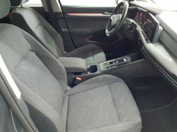 Volkswagen Golf - 8