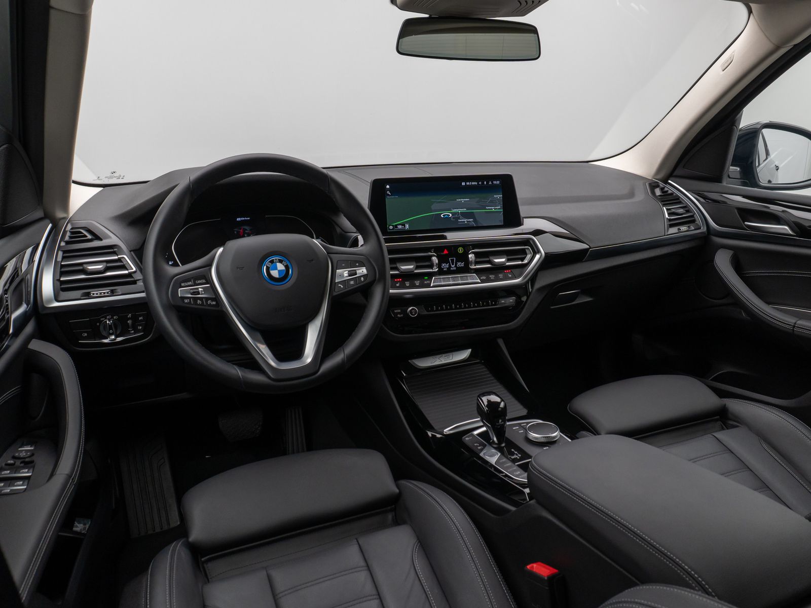 Fahrzeugabbildung BMW X3 xD30e Kamera HUD DAB HiFi AHK Sport 19Zoll