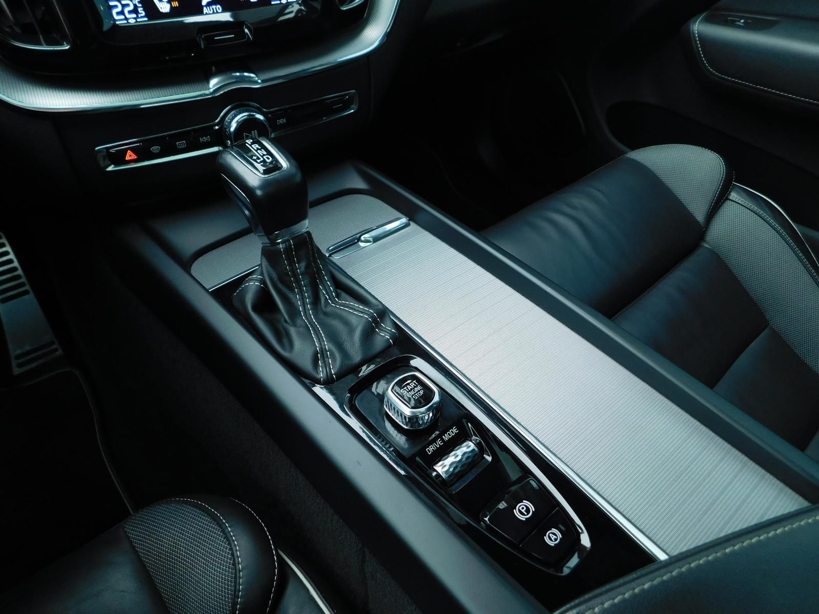 Fahrzeugabbildung Volvo XC60 D4 R-Design