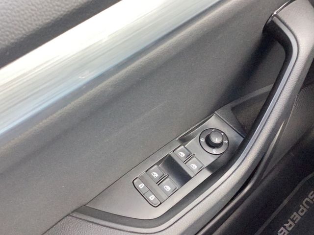 Superb Combi 2.0TDI DSG Ambition AHK