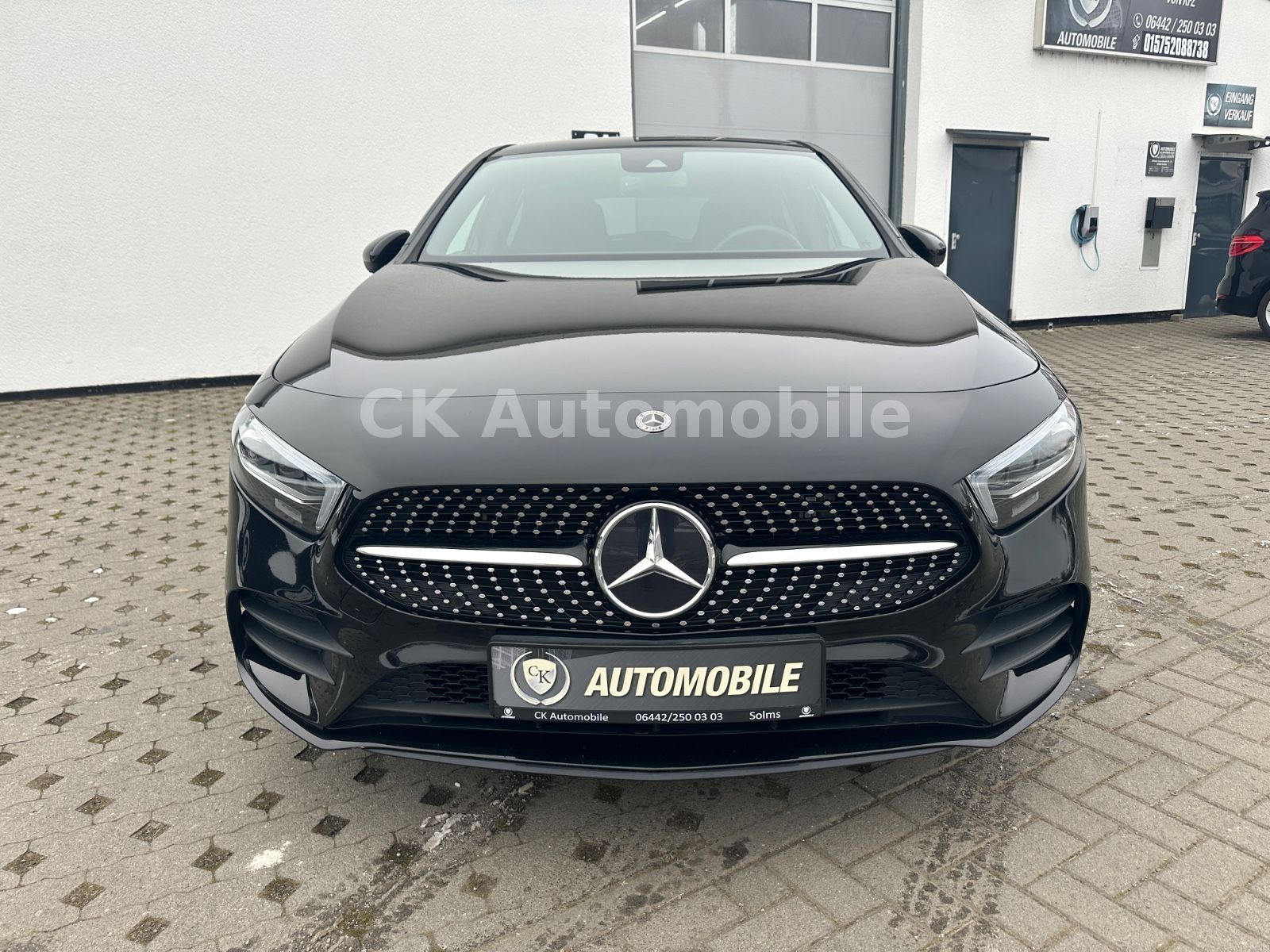 Fahrzeugabbildung Mercedes-Benz A 250e AMG-Line/Night-Paket/Navi/LED/Kamera