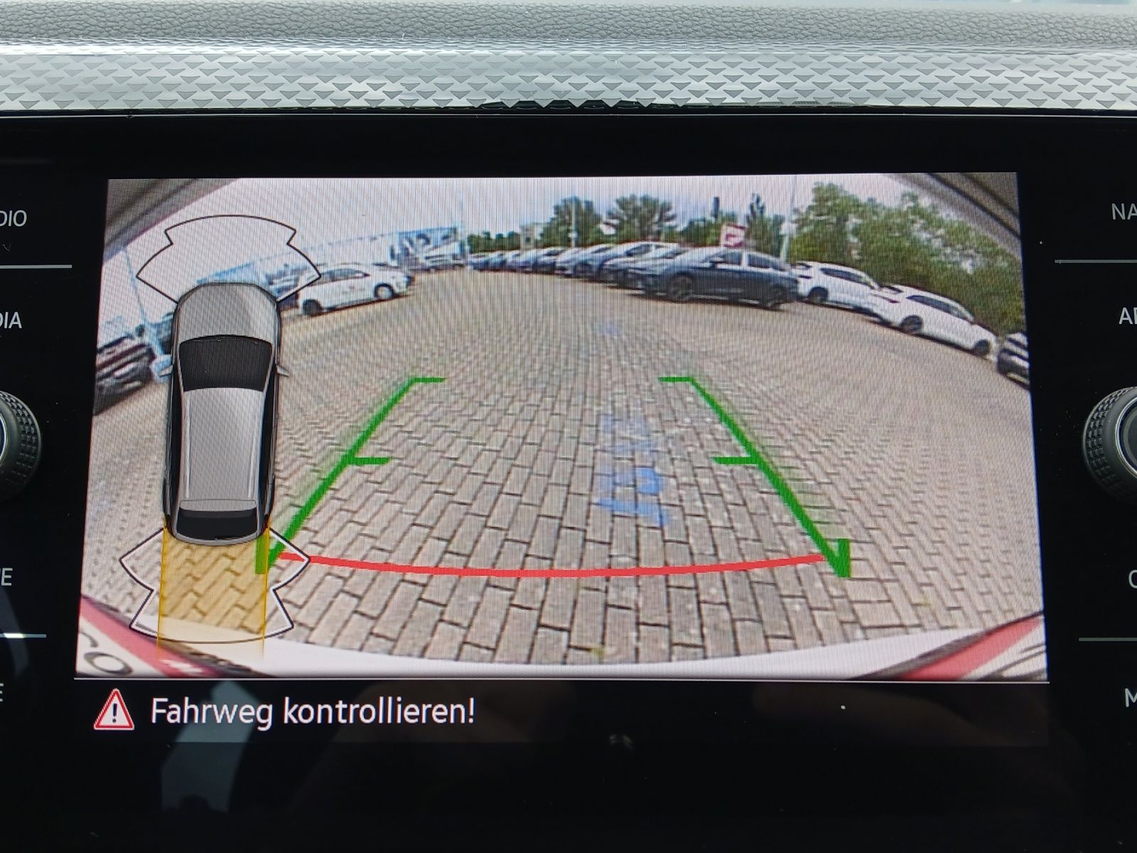 Fahrzeugabbildung Volkswagen Taigo TSI Life Matrix Navi AID ACC RFK SHZ