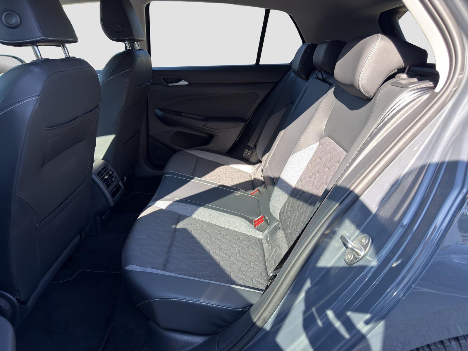 Volkswagen Golf VIII Life GOAL 1.5 eTSI Kamera ACC AHK LED, миниатюра 10