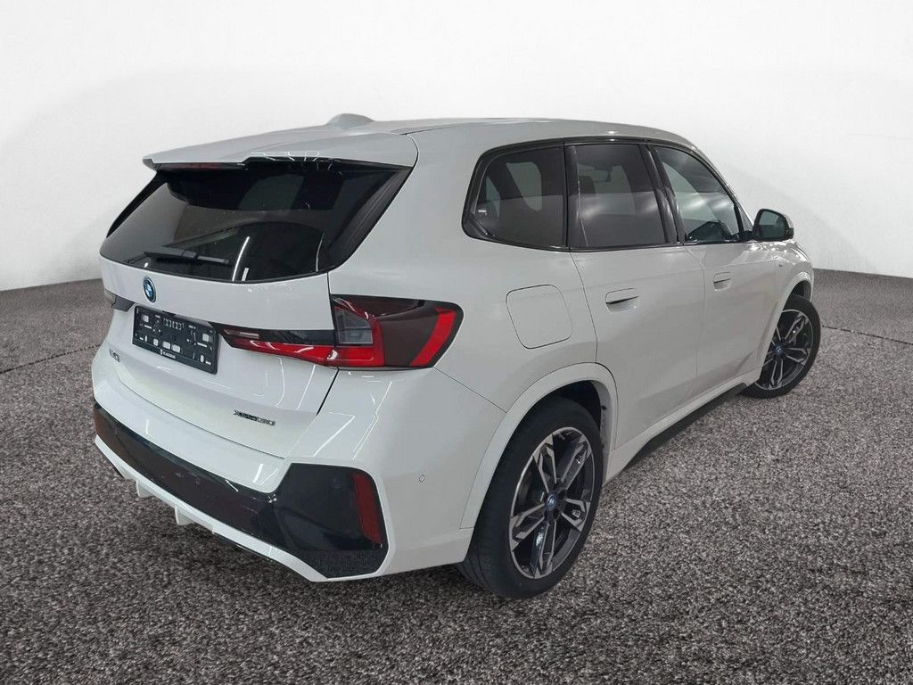 BMW iX1 xDrive30 M-Sport 19 ZOLL PANO AHK HUD foto 5