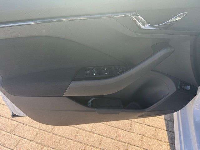 Fahrzeugabbildung SKODA Kamiq 1.5 TSI DSG Selection +SHZ+ABHZ FRONT+NAVI
