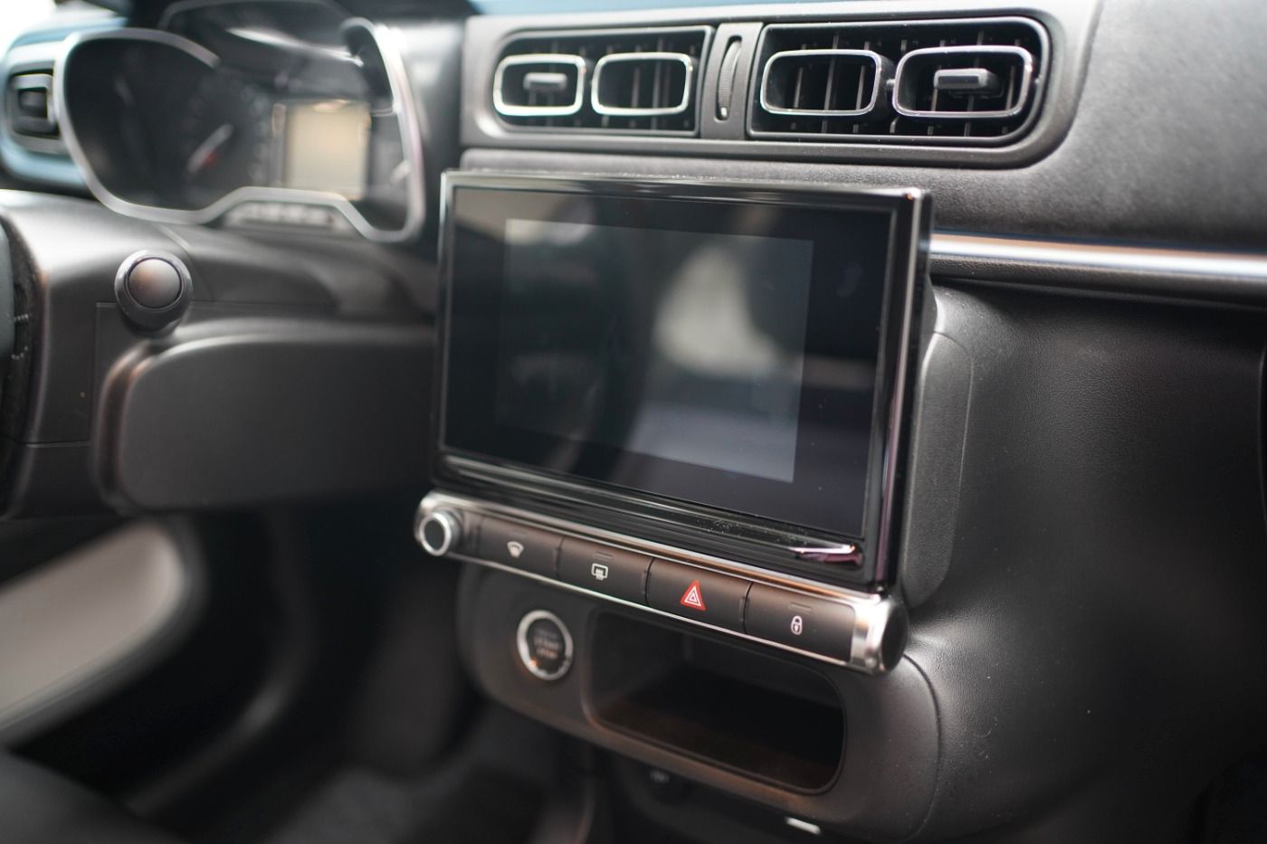 Fahrzeugabbildung Citroën C3 PureTech 110 EAT6 Elle Automatik Sitzheizung