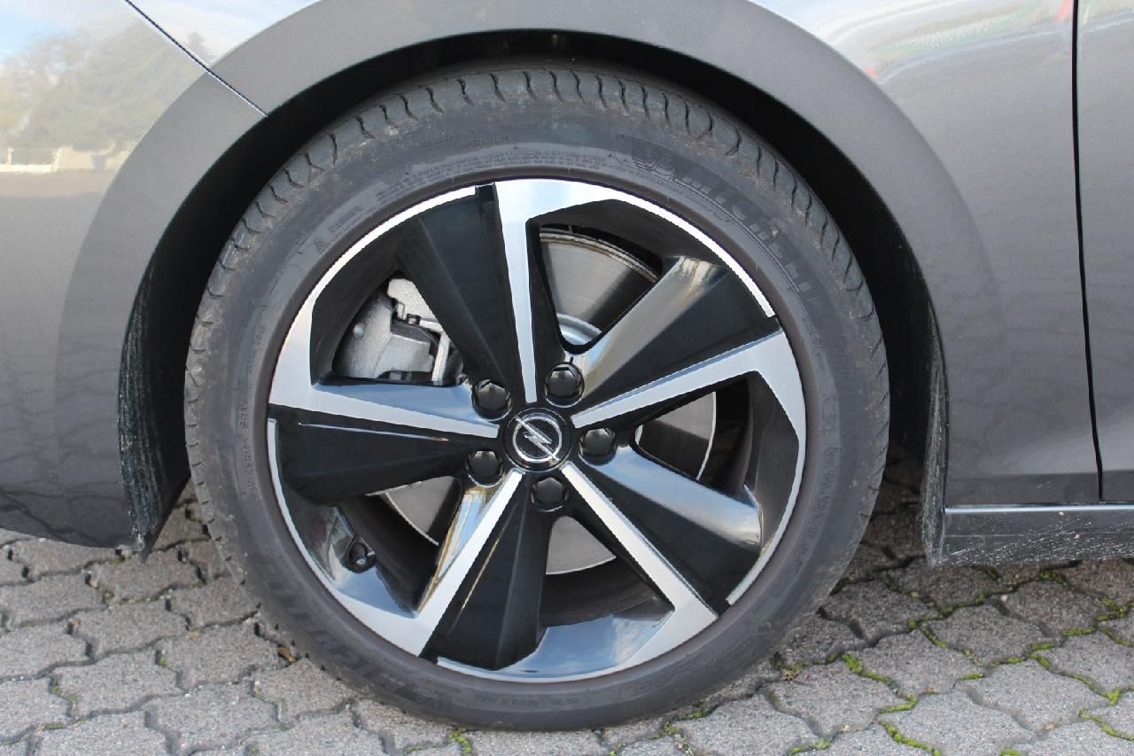 Fahrzeugabbildung Opel Astra L Lim. Elegance Plug-in-Hybrid AT8