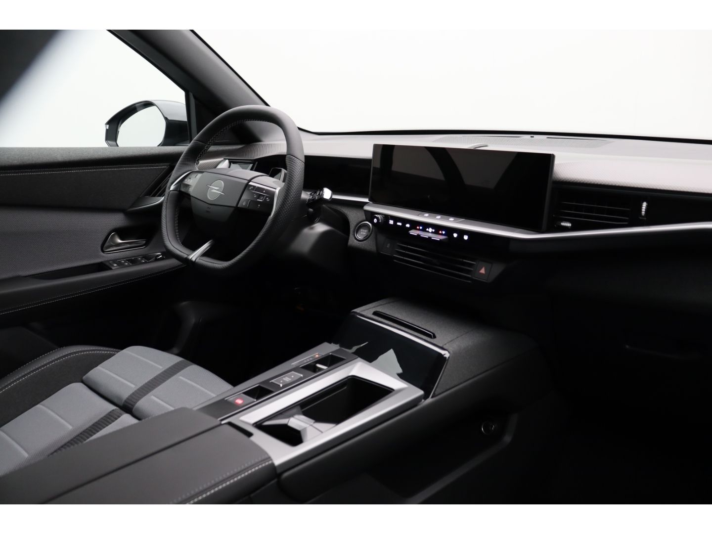 Fahrzeugabbildung Opel Grandland Electric 157 kW GS Tech Paket,Allwette